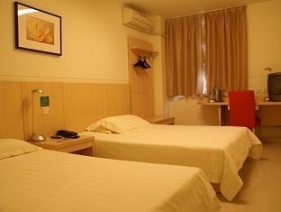 Jinjiang Oriental Pearl Tower Hotel 3*